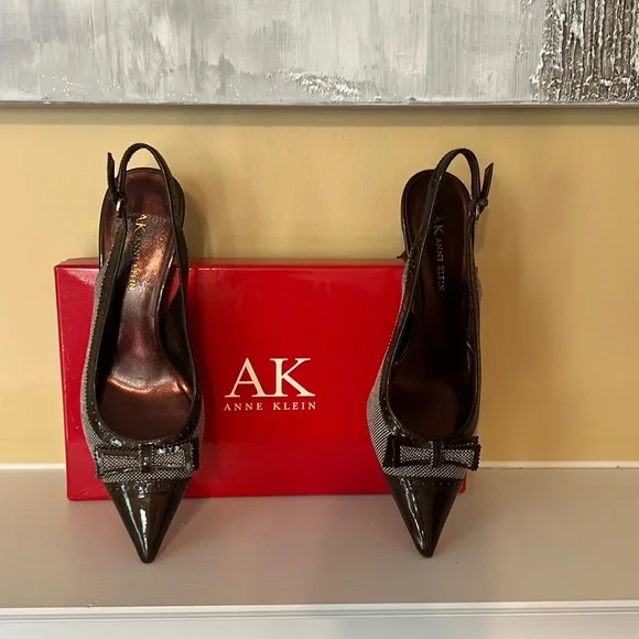 Anne klein hotsell fabric shoes